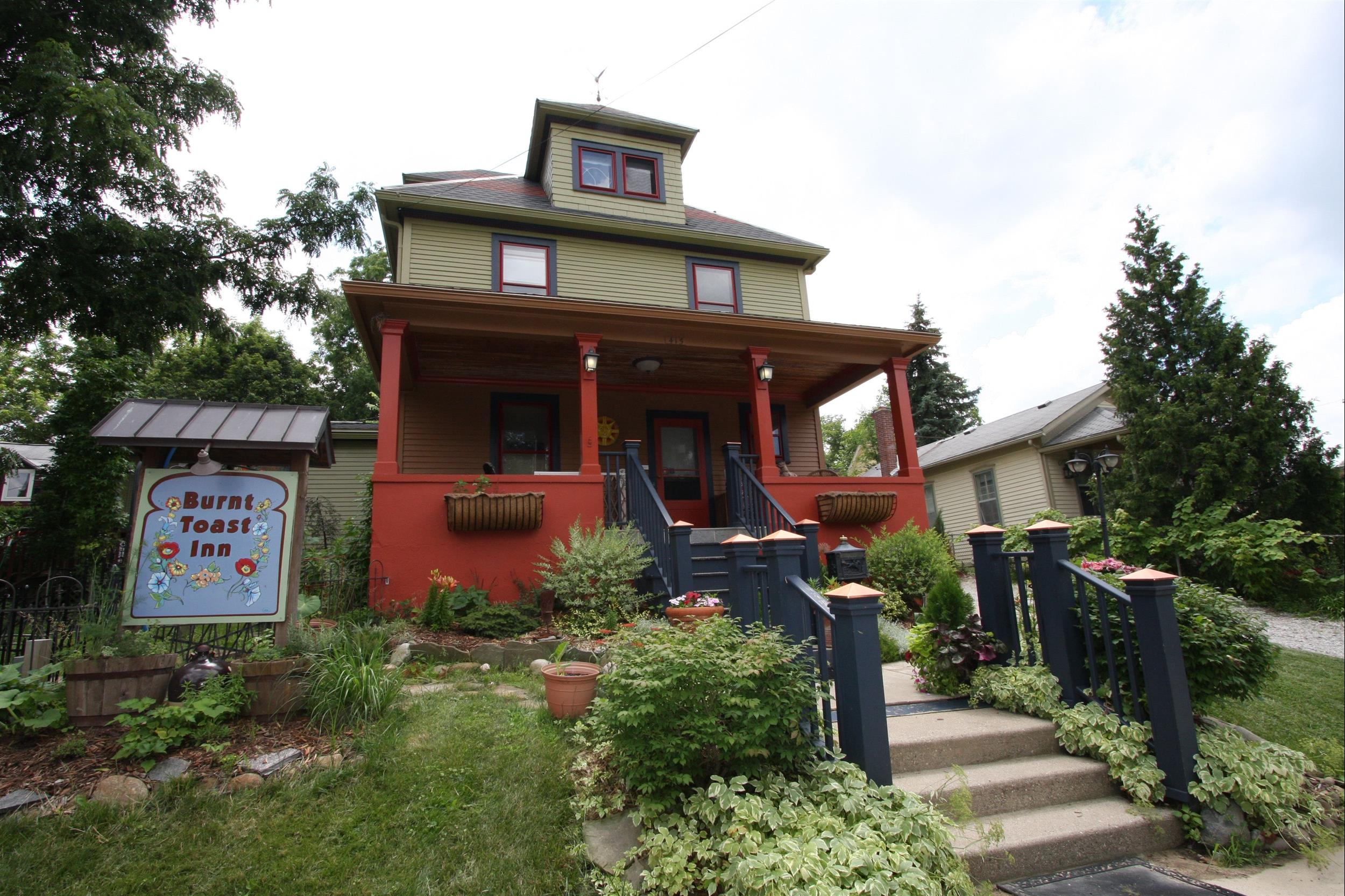 Burnt Toast Inn And The Washington House Bed and Breakfast Ann